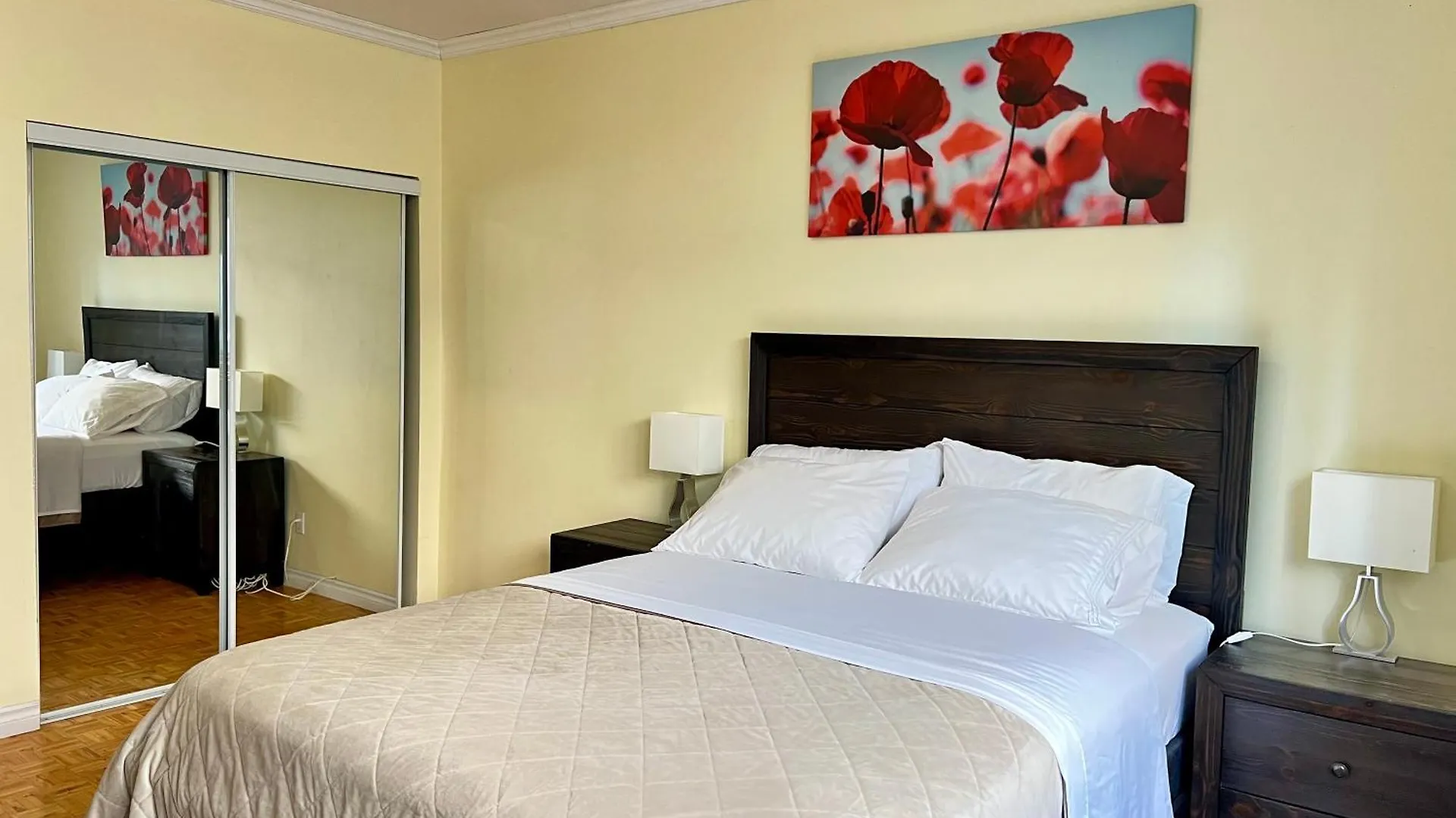 Apartment Hotel St-Denis Montreal Canada