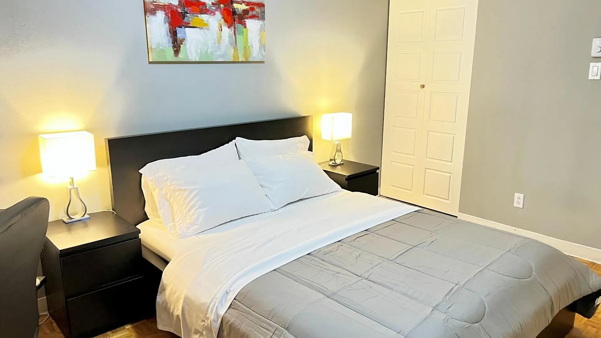 Apartment Hotel St-Denis Montreal