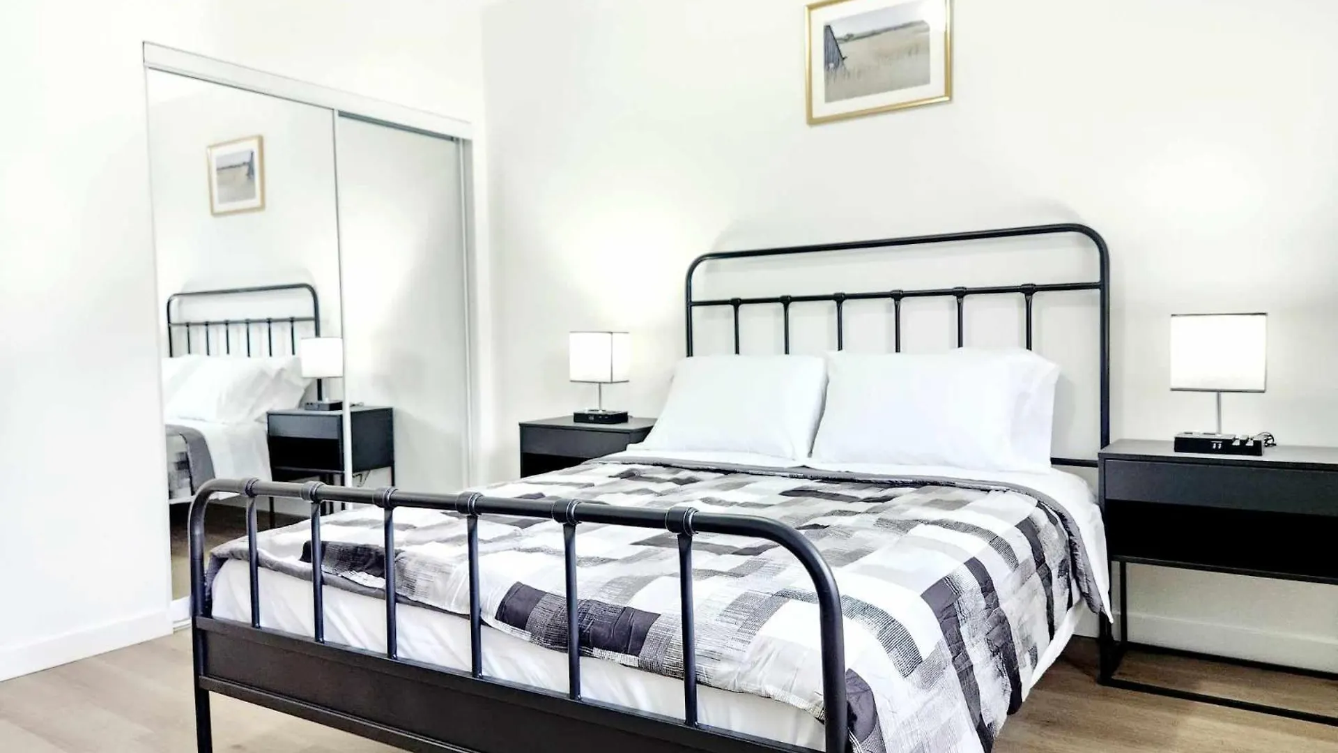Apartment Hotel St-Denis Montreal