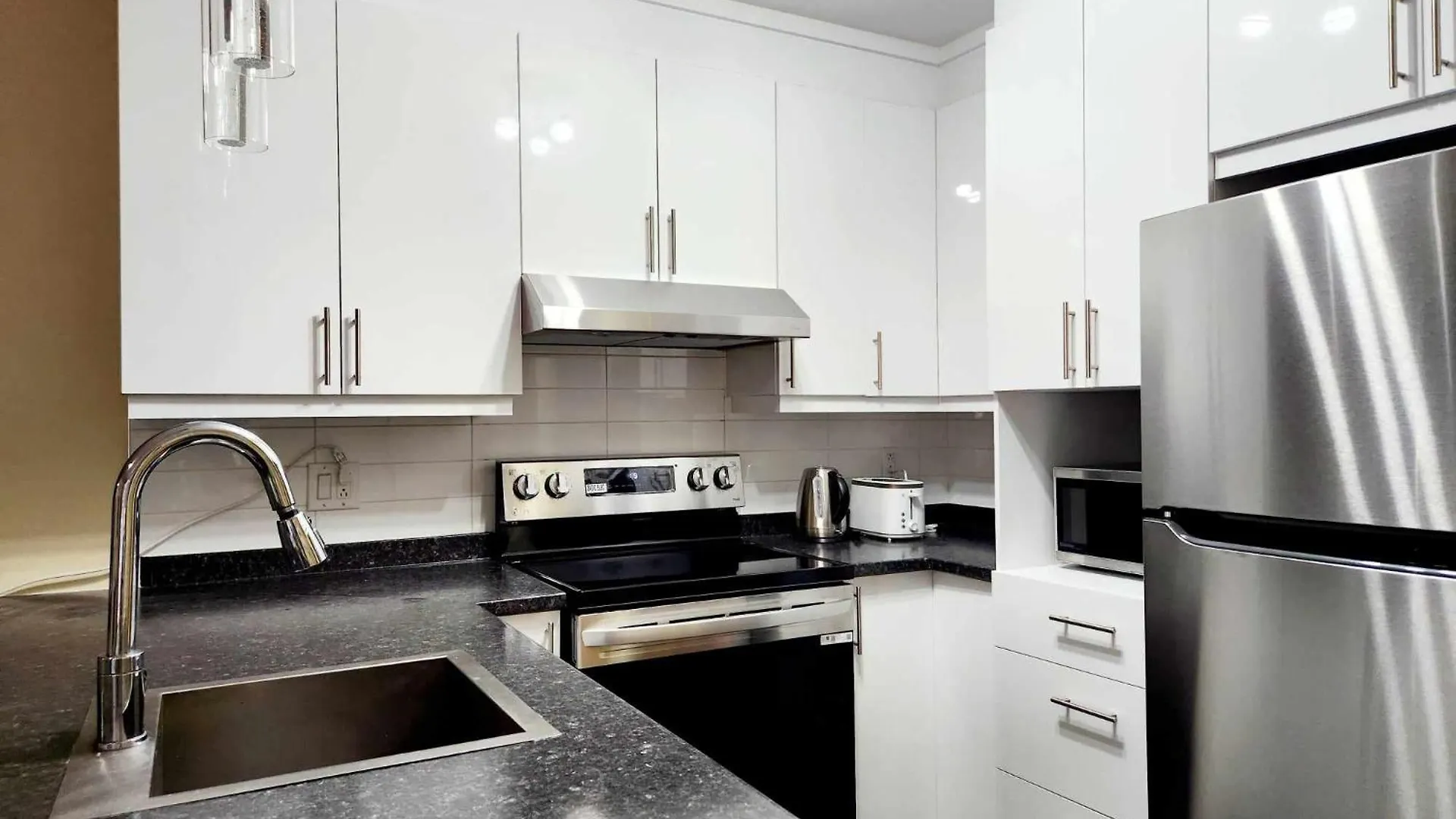 Apartment Hotel St-Denis Montreal Canada
