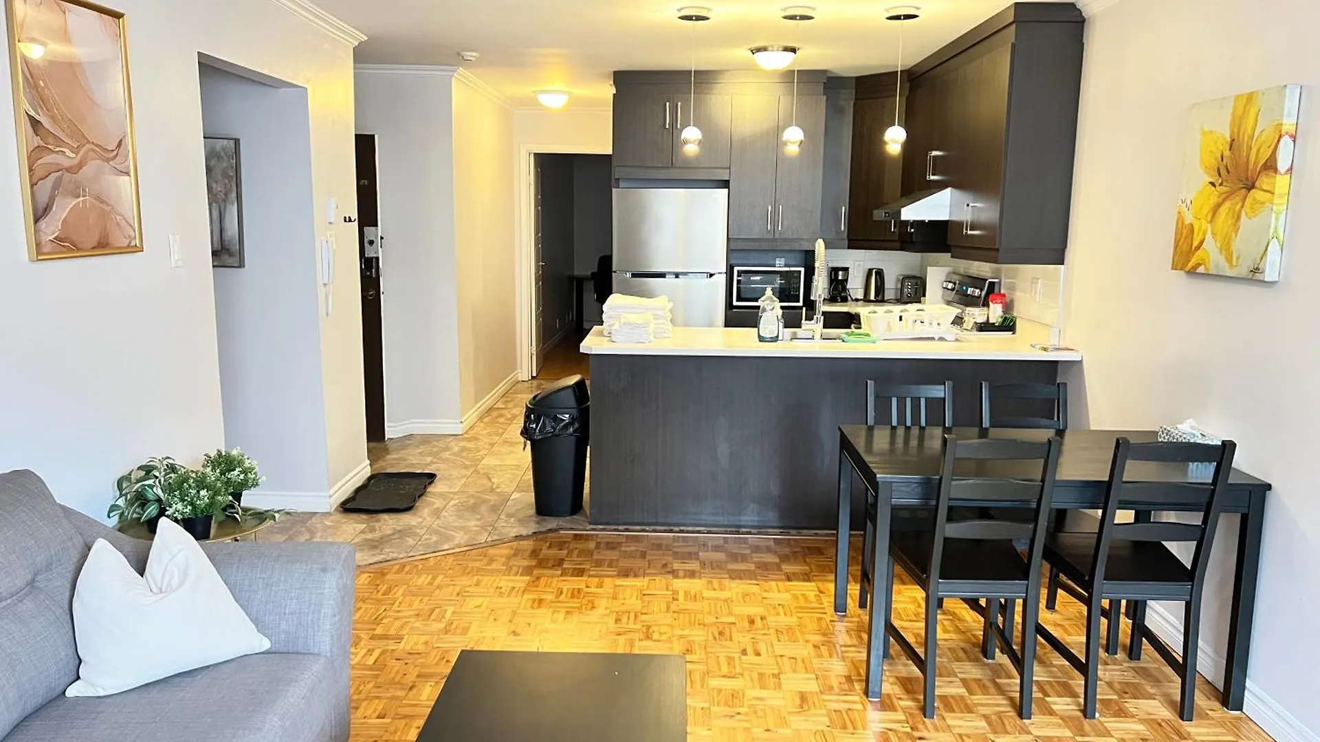 Apartment Hotel St-Denis Montreal Canada