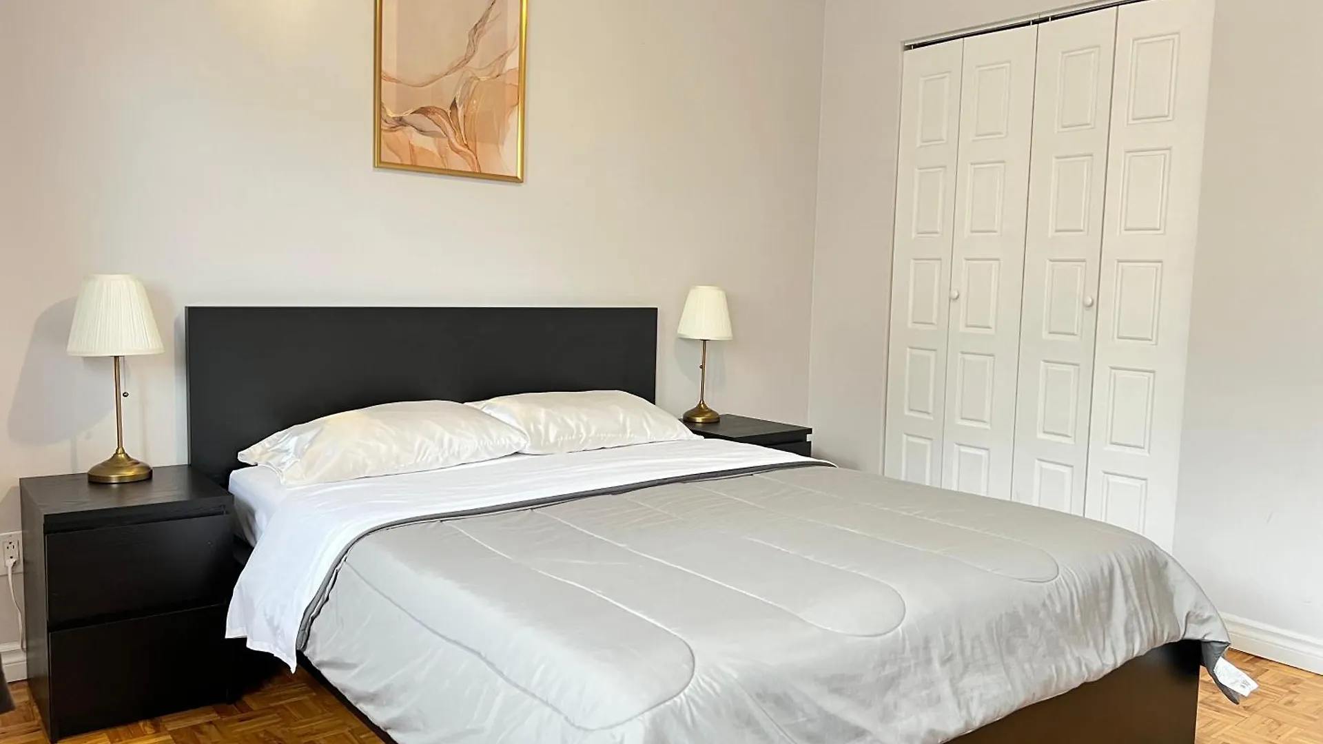 Apartment Hotel St-Denis Montreal