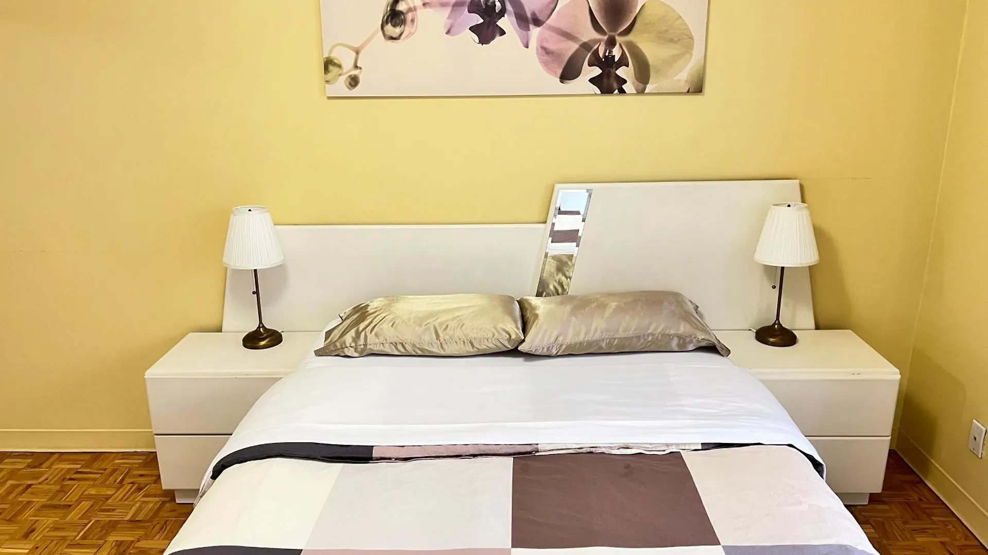 Apartment Hotel St-Denis Montreal
