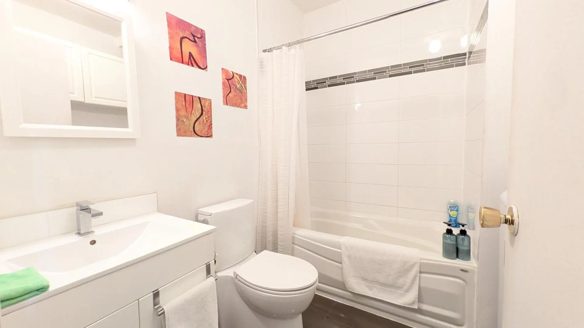 Apartment Hotel St-Denis Монреаль Канада