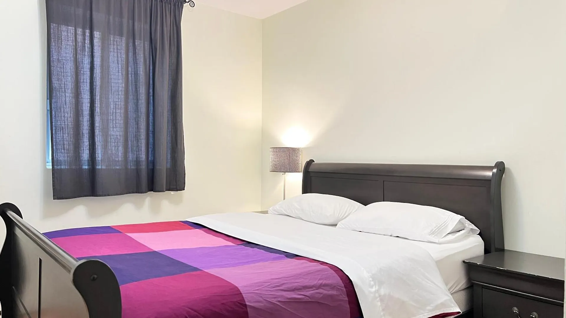 Apartment Hotel St-Denis Монреаль